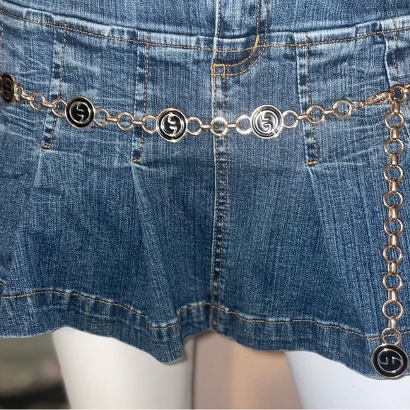 Wonderful Gucci metal belt.